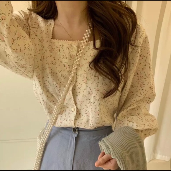 Floral blouse button cream white shirt puff sleeve - Picture 5 of 8